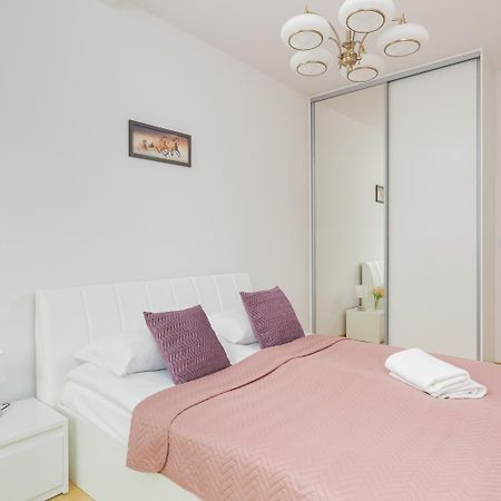 Dzielna Apartment Warsaw Wola By Noclegi Renters Esterno foto