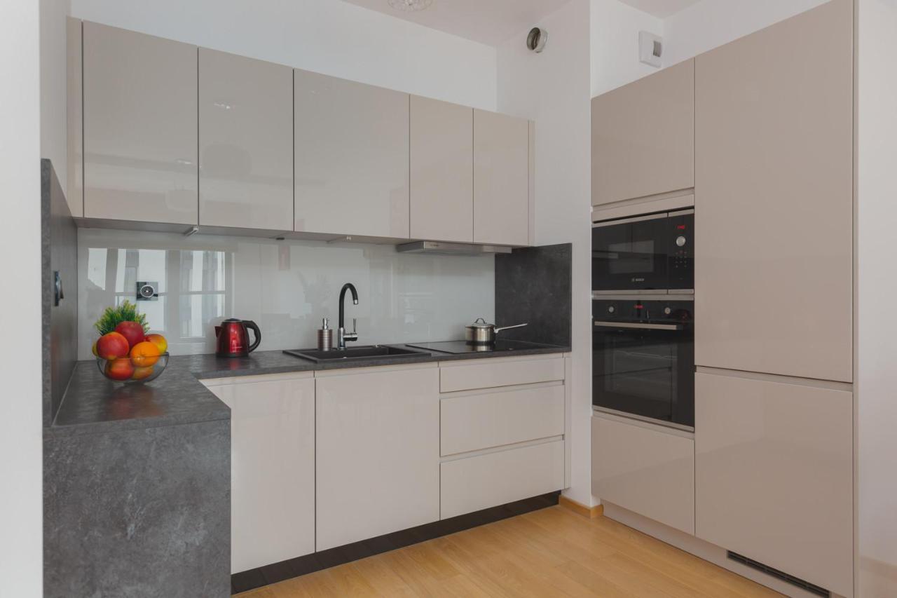 Dzielna Apartment Warsaw Wola By Noclegi Renters Esterno foto
